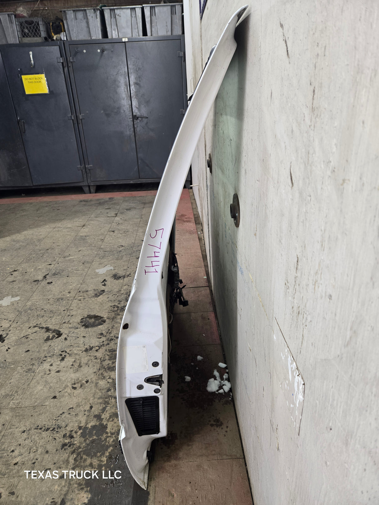 1988-2000 Chevrolet Silverado Suburban GMC Sierra LH Front Driver Door - White