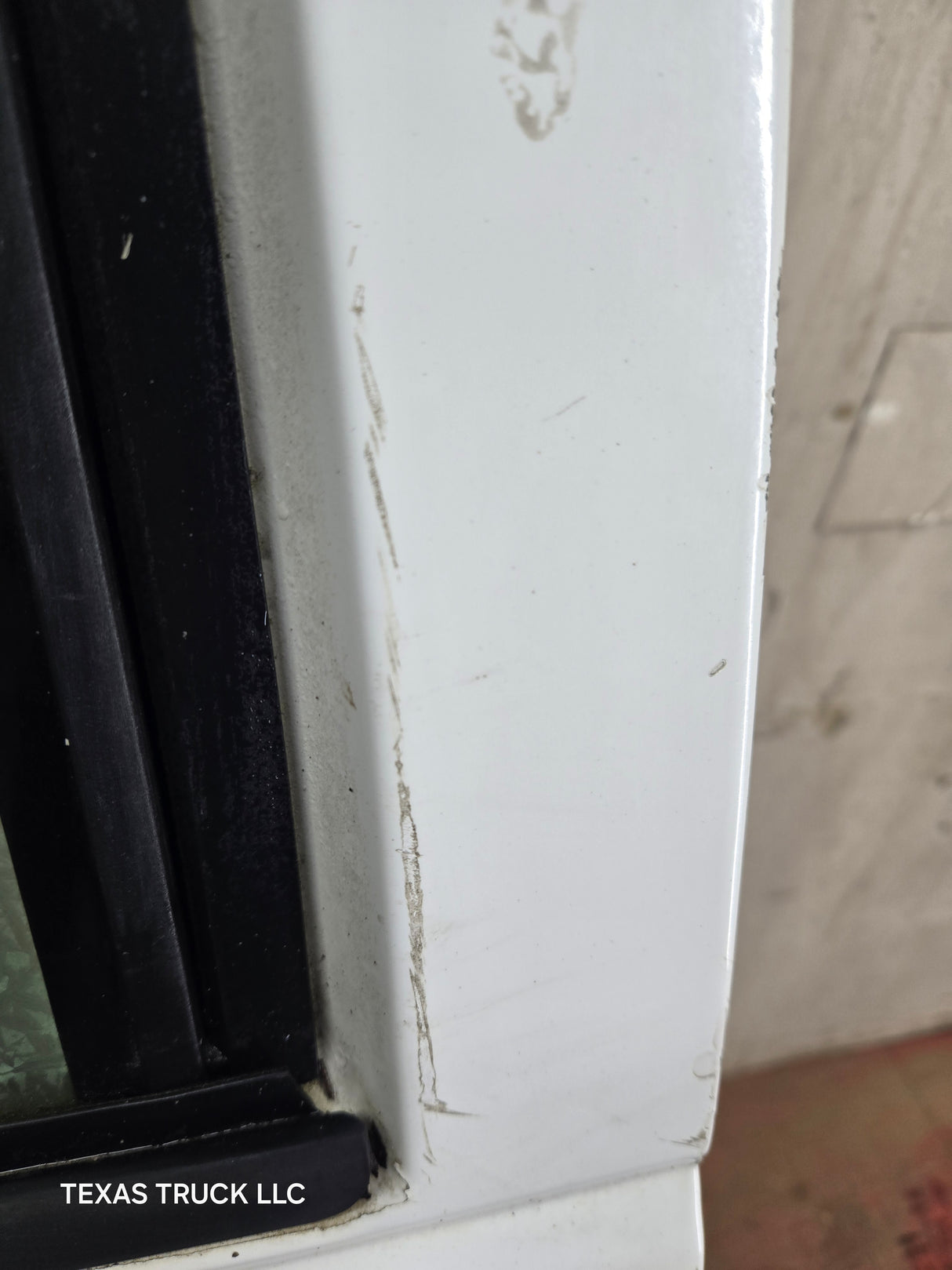 1988-2000 Chevrolet Silverado Suburban GMC Sierra LH Front Driver Door - White