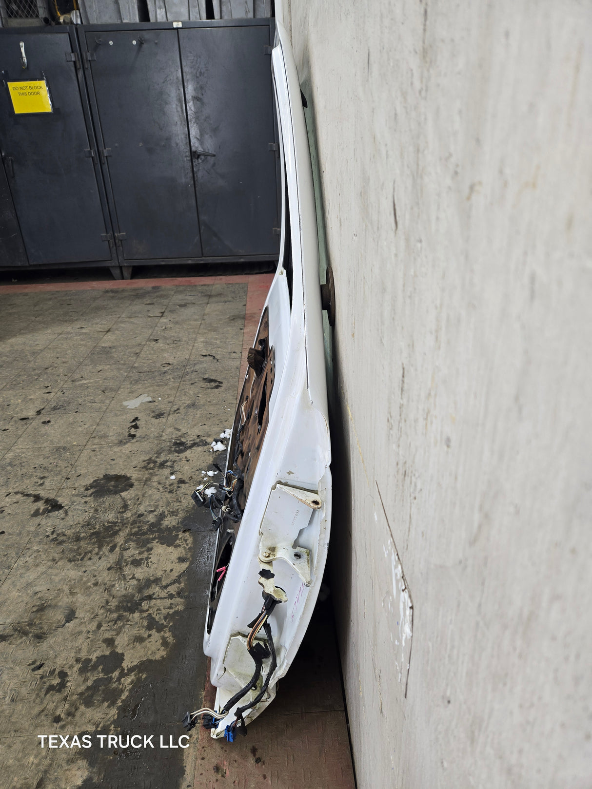 1988-2000 Chevrolet Silverado Suburban GMC Sierra LH Front Driver Door - White