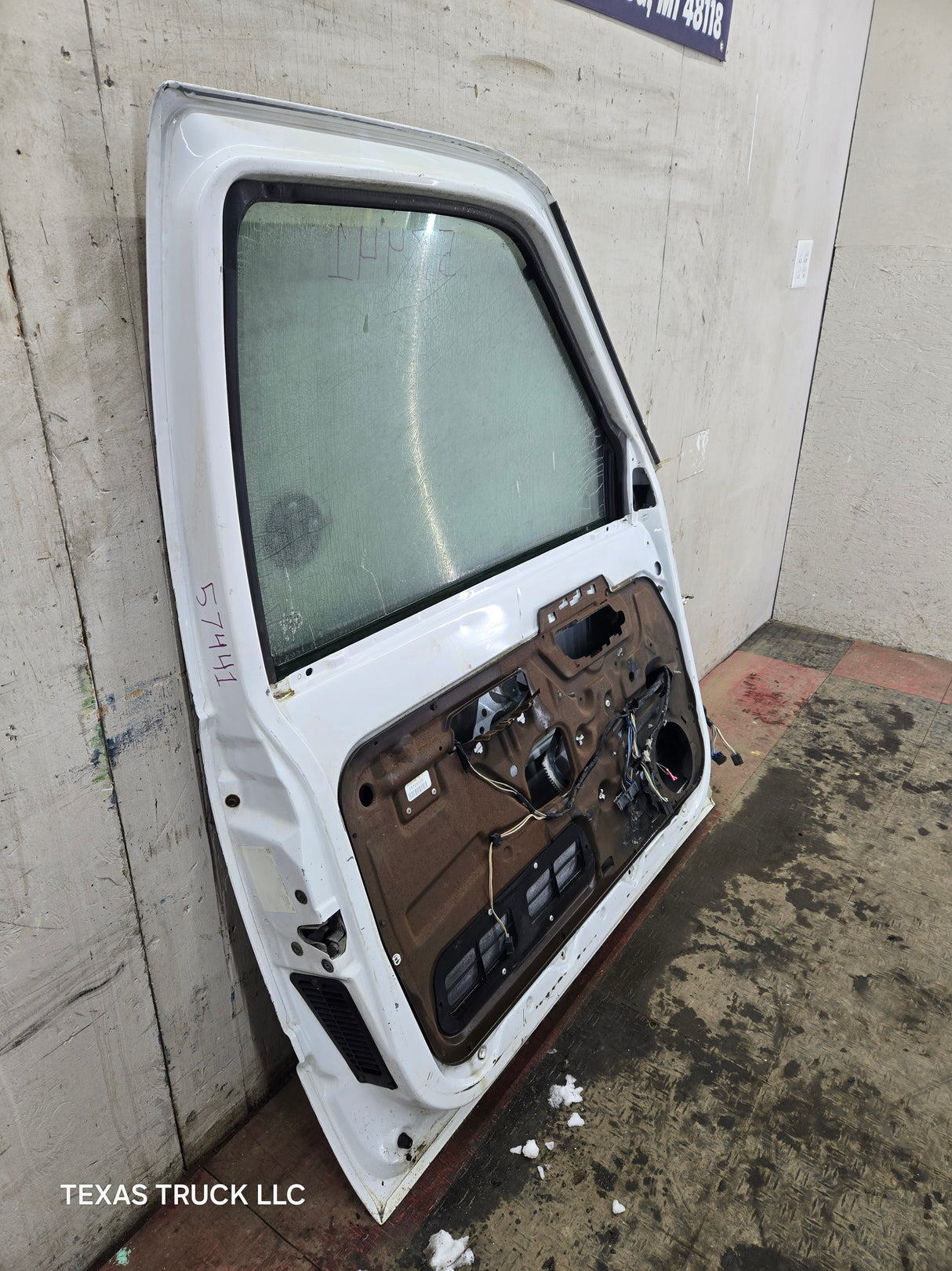 1988-2000 Chevrolet Silverado Suburban GMC Sierra LH Front Driver Door - White