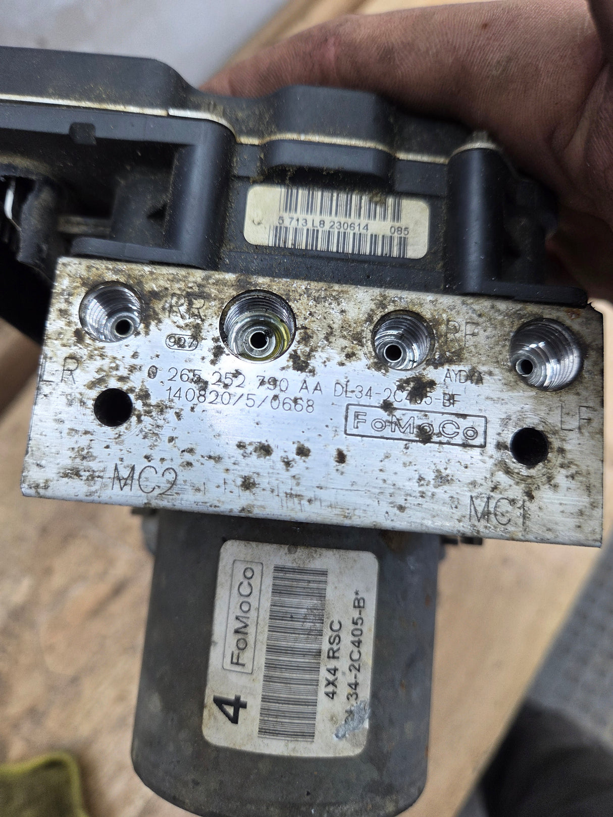 2013-2014 Ford F150 ABS Pump Module Control Assembly 4X4 - DL34-2C405-B