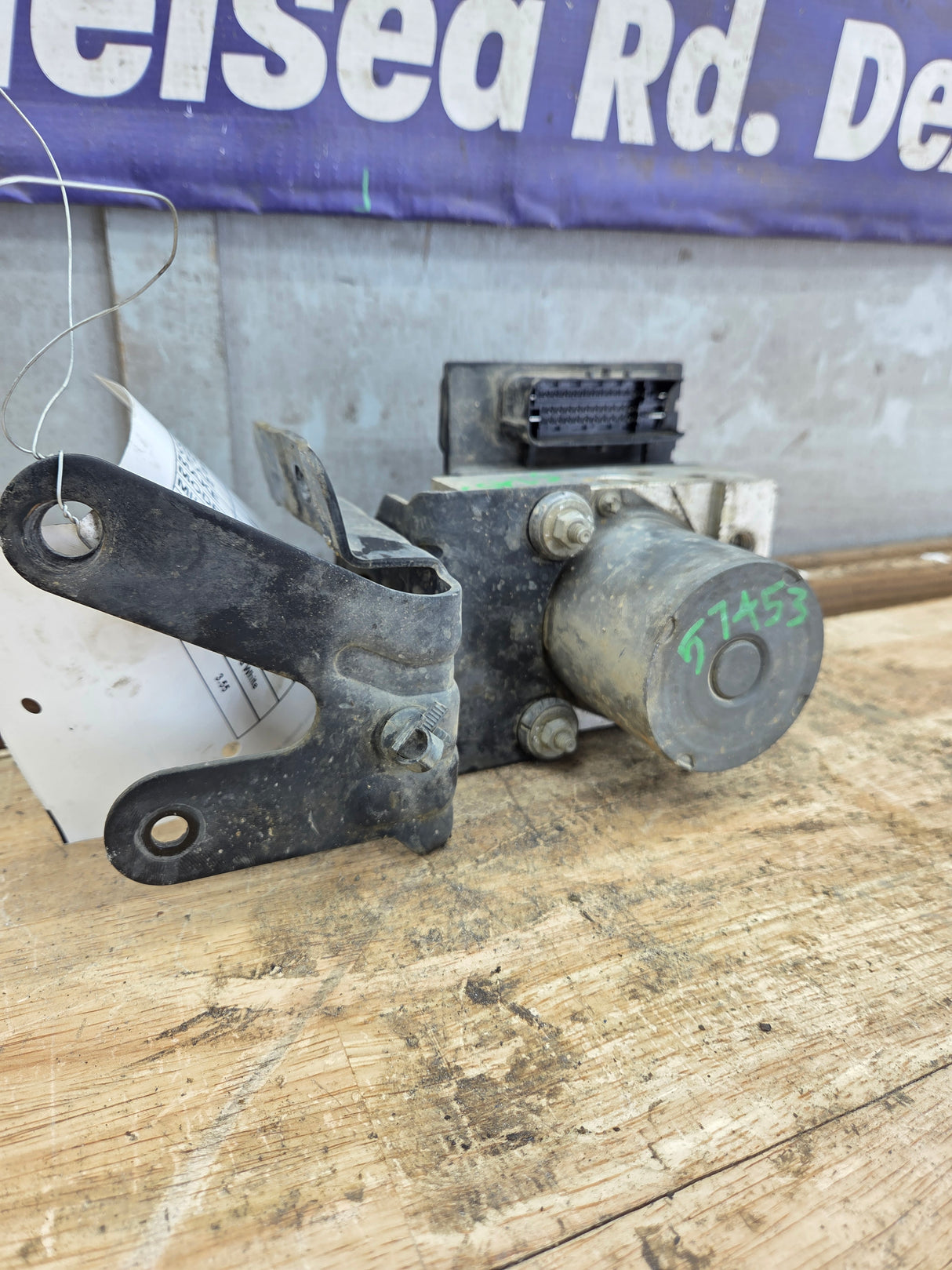 2013-2014 Ford F150 ABS Pump Module Control Assembly 4X4 - DL34-2C405-B