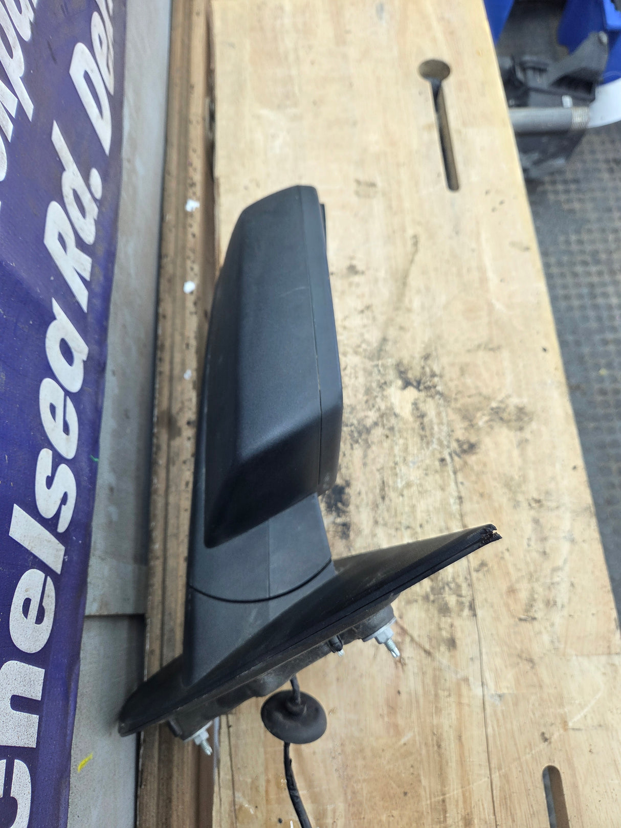 2014-2019 Chevrolet Silverado/GMC Sierra 1500 2500 3500 Right Side Passenger Side Mirror 23180069