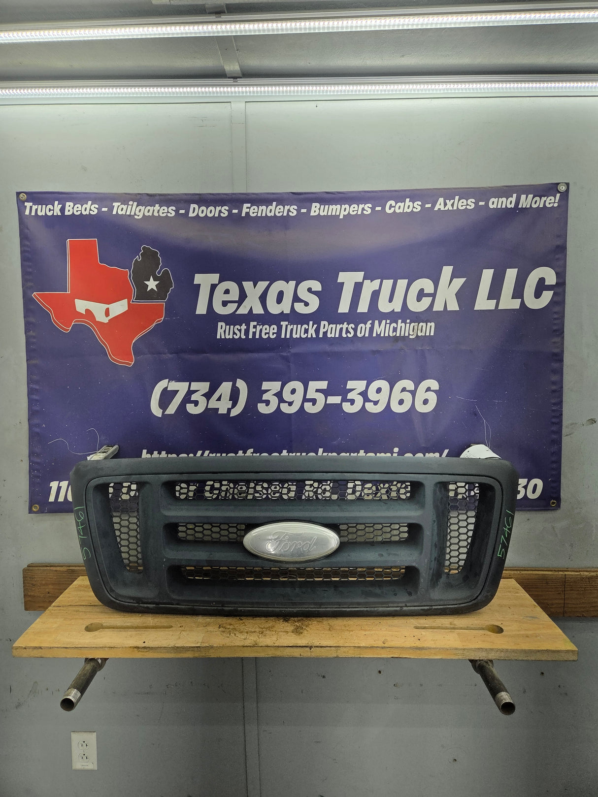 2004-2008 Ford F150 Grill XL - Black 5L3Z8200EA