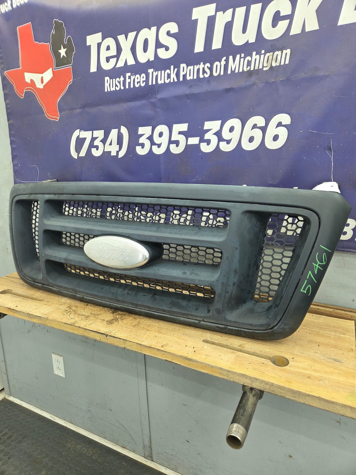 2004-2008 Ford F150 Grill XL - Black 5L3Z8200EA