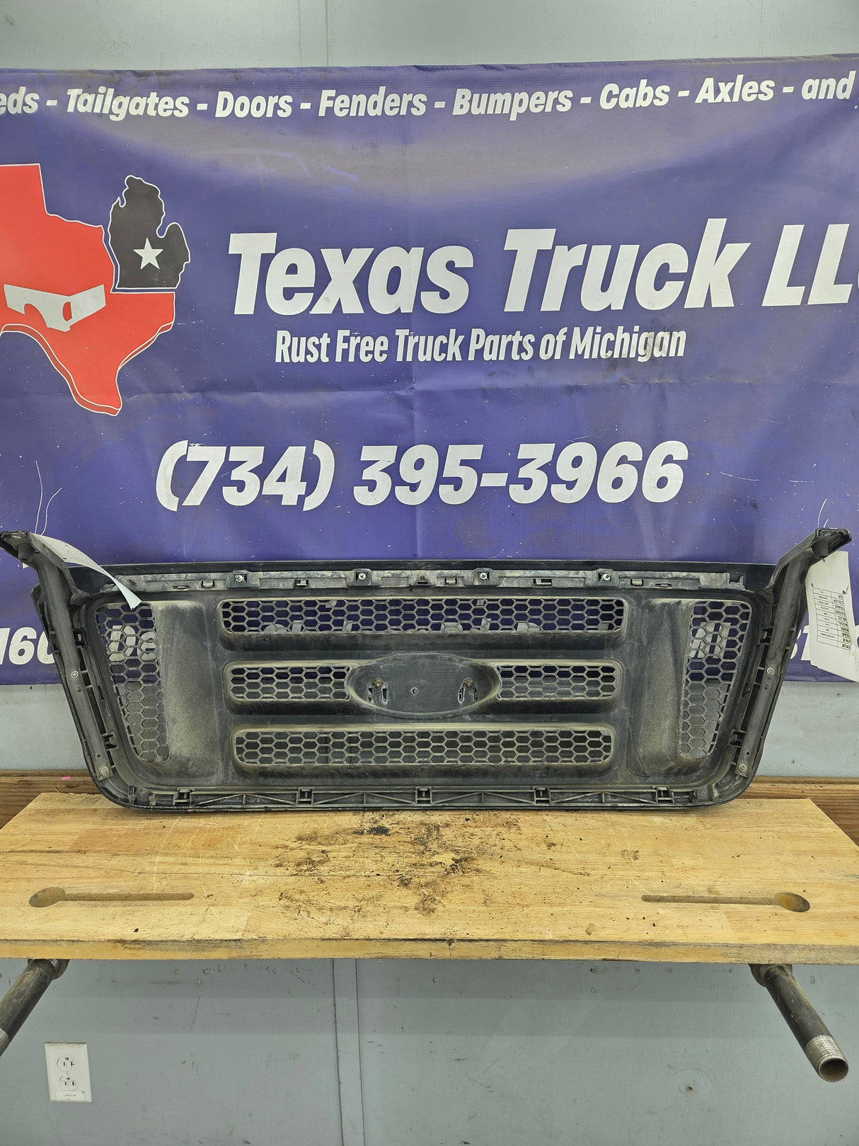 2004-2008 Ford F150 Grill XL - Black 5L3Z8200EA