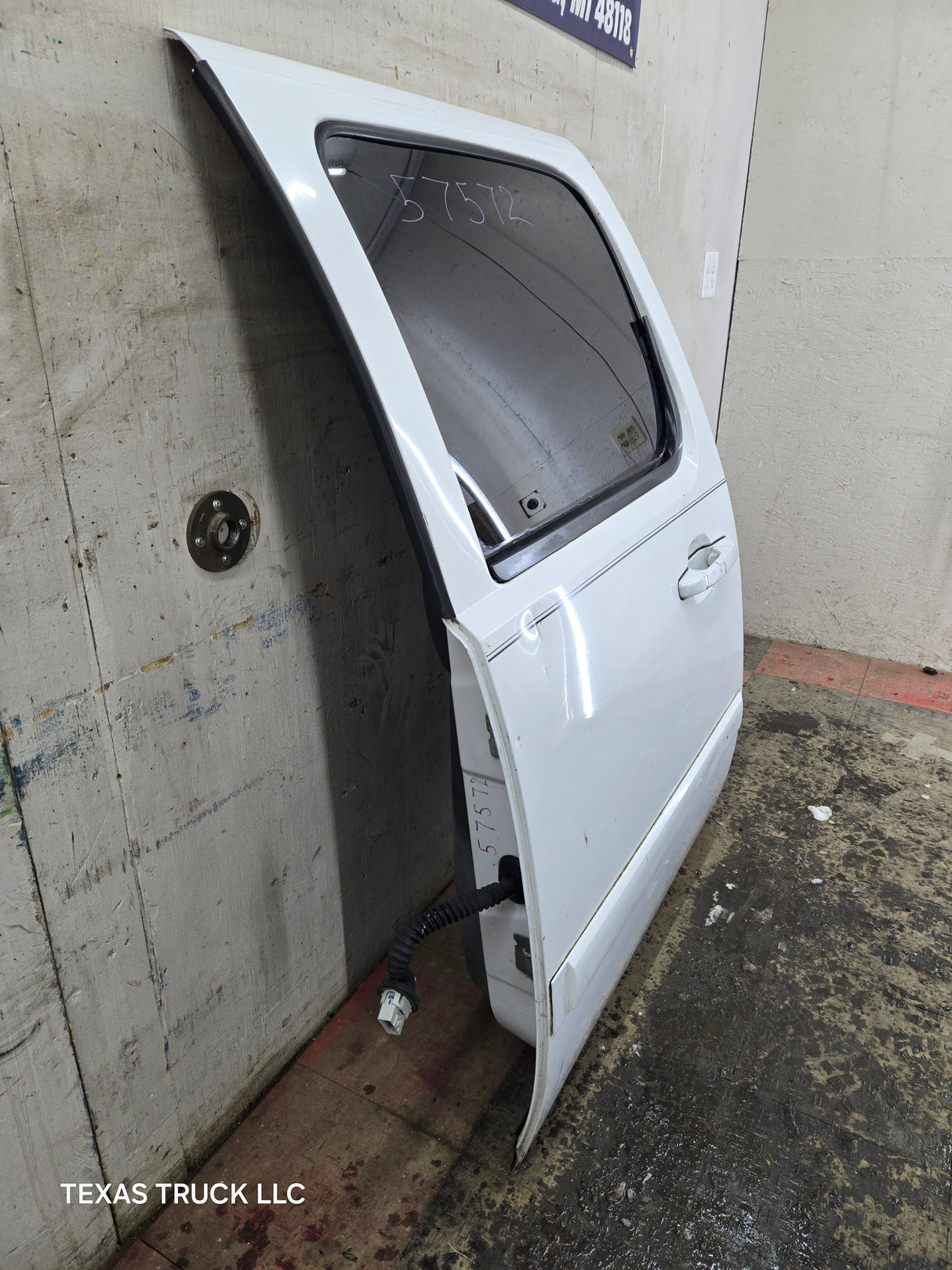 2007-2013 Chevrolet Silverado / GMC Sierra 1500 2500 3500 HD Crew Cab LH Driver Side Rear Door