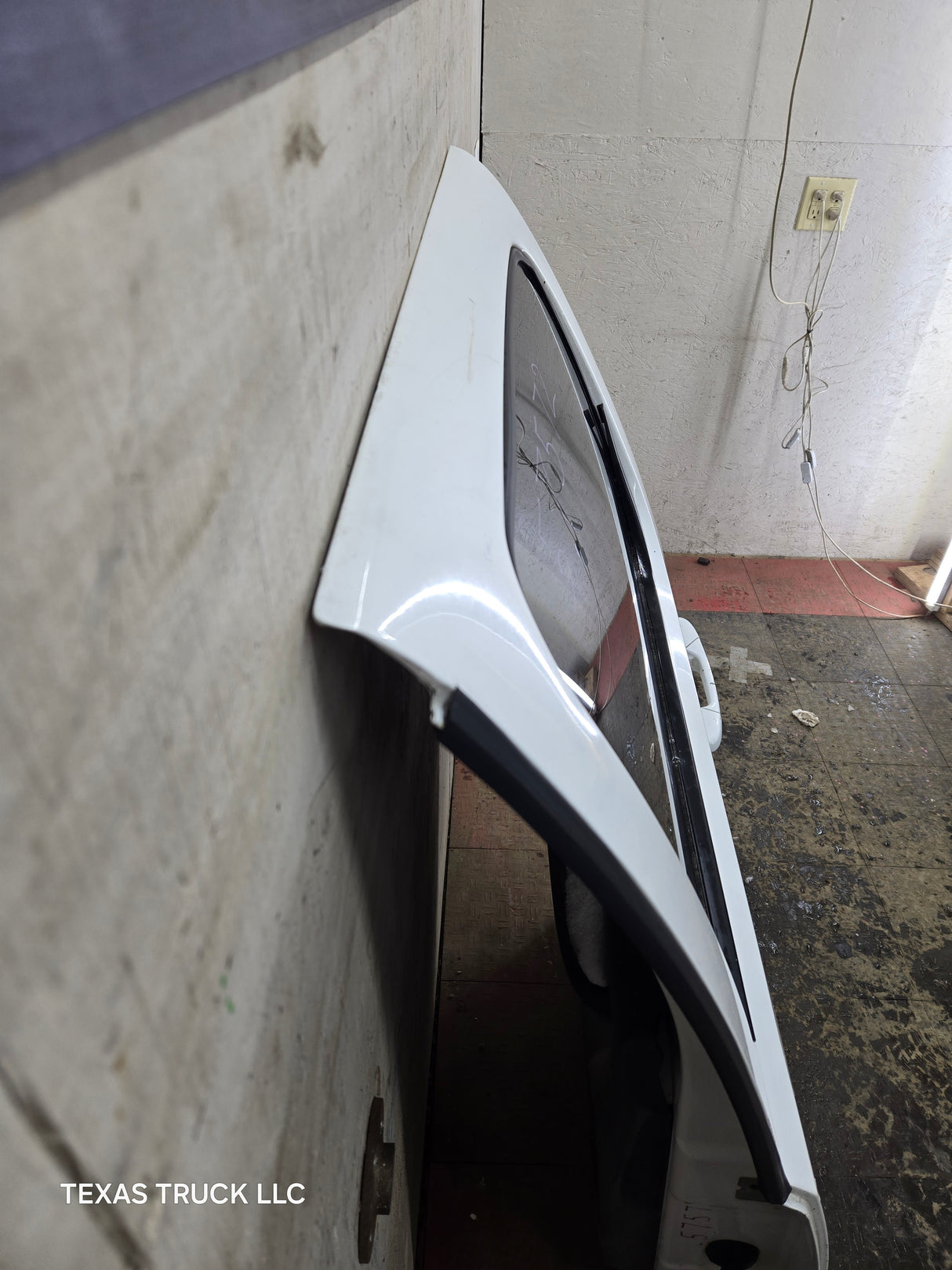 2007-2013 Chevrolet Silverado / GMC Sierra 1500 2500 3500 HD Crew Cab LH Driver Side Rear Door