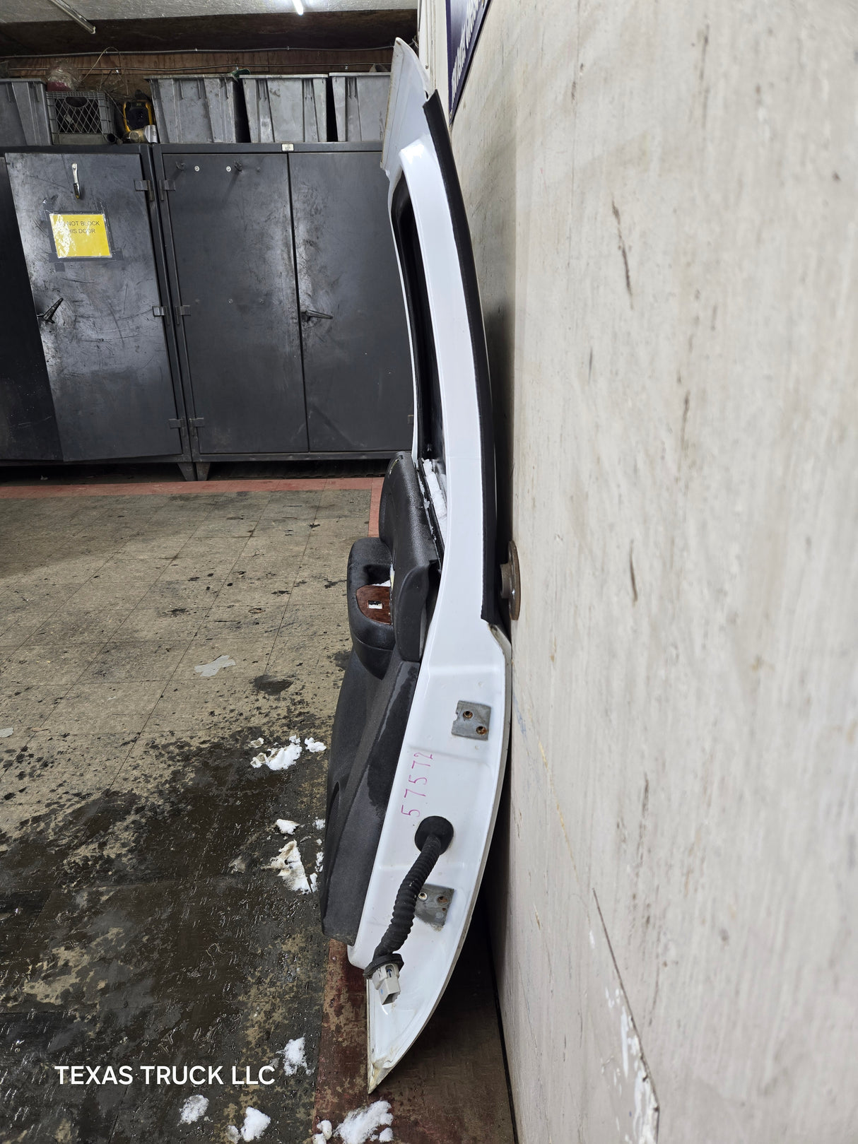 2007-2013 Chevrolet Silverado / GMC Sierra 1500 2500 3500 HD Crew Cab LH Driver Side Rear Door