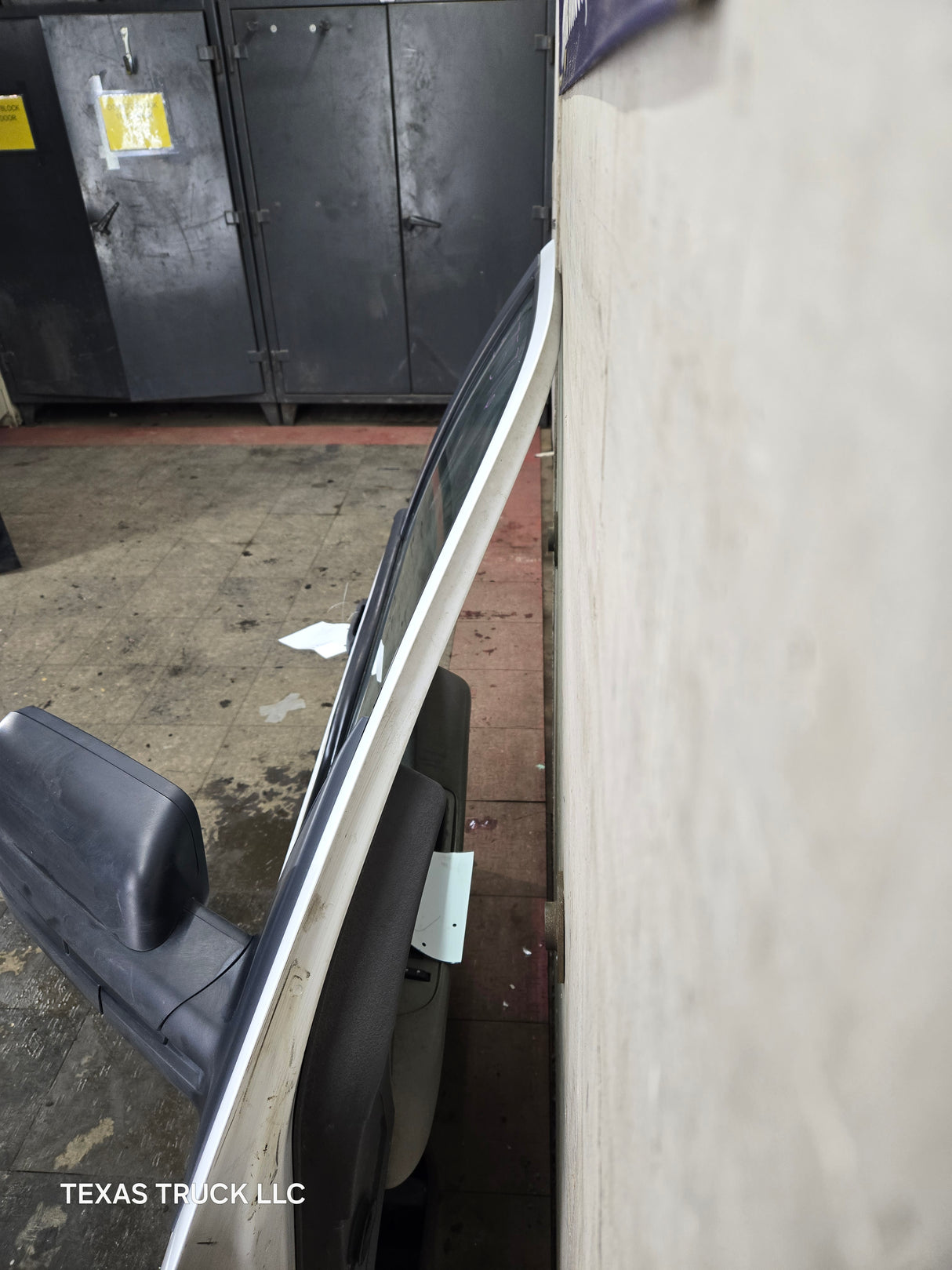 2009-2014 Ford F150 RH Passenger Side Front Door
