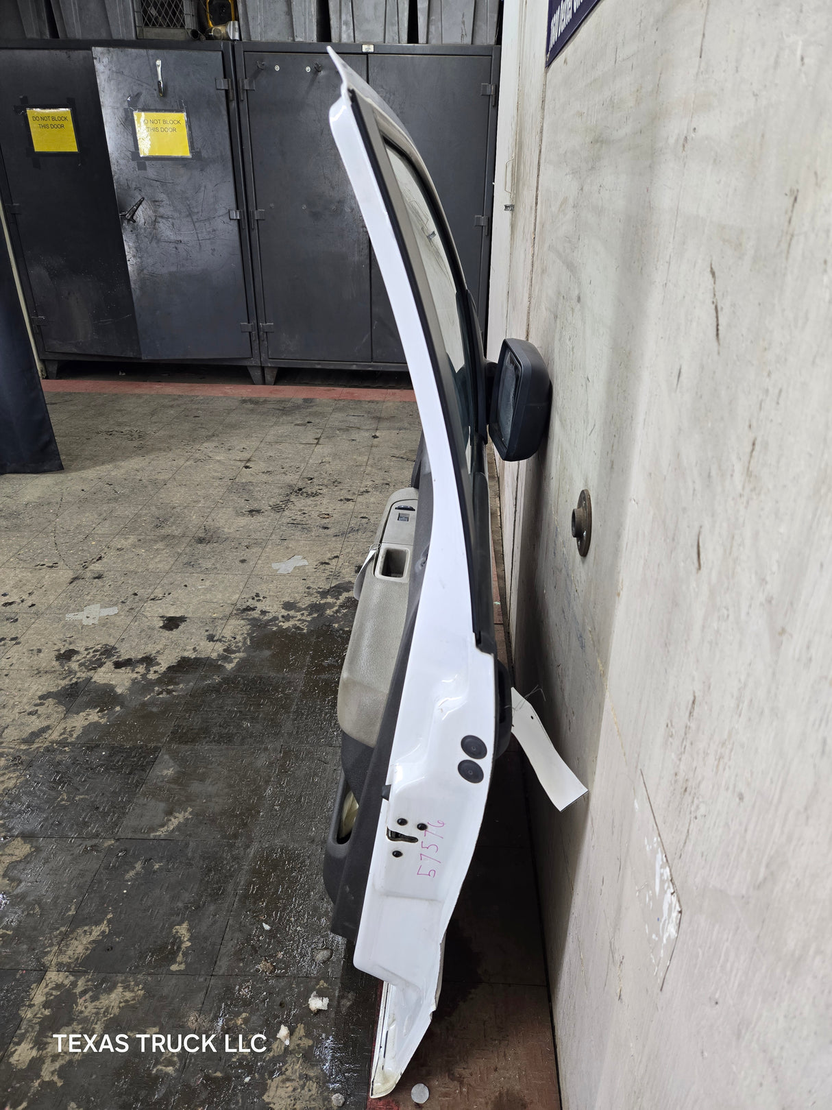 2009-2014 Ford F150 RH Passenger Side Front Door