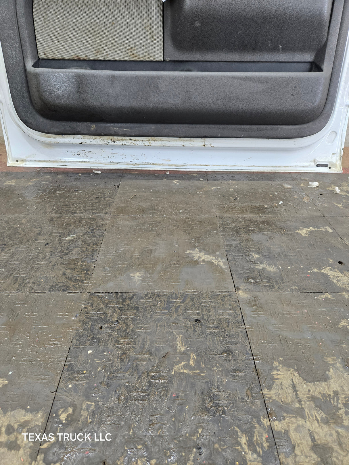 2009-2014 Ford F150 RH Passenger Side Front Door