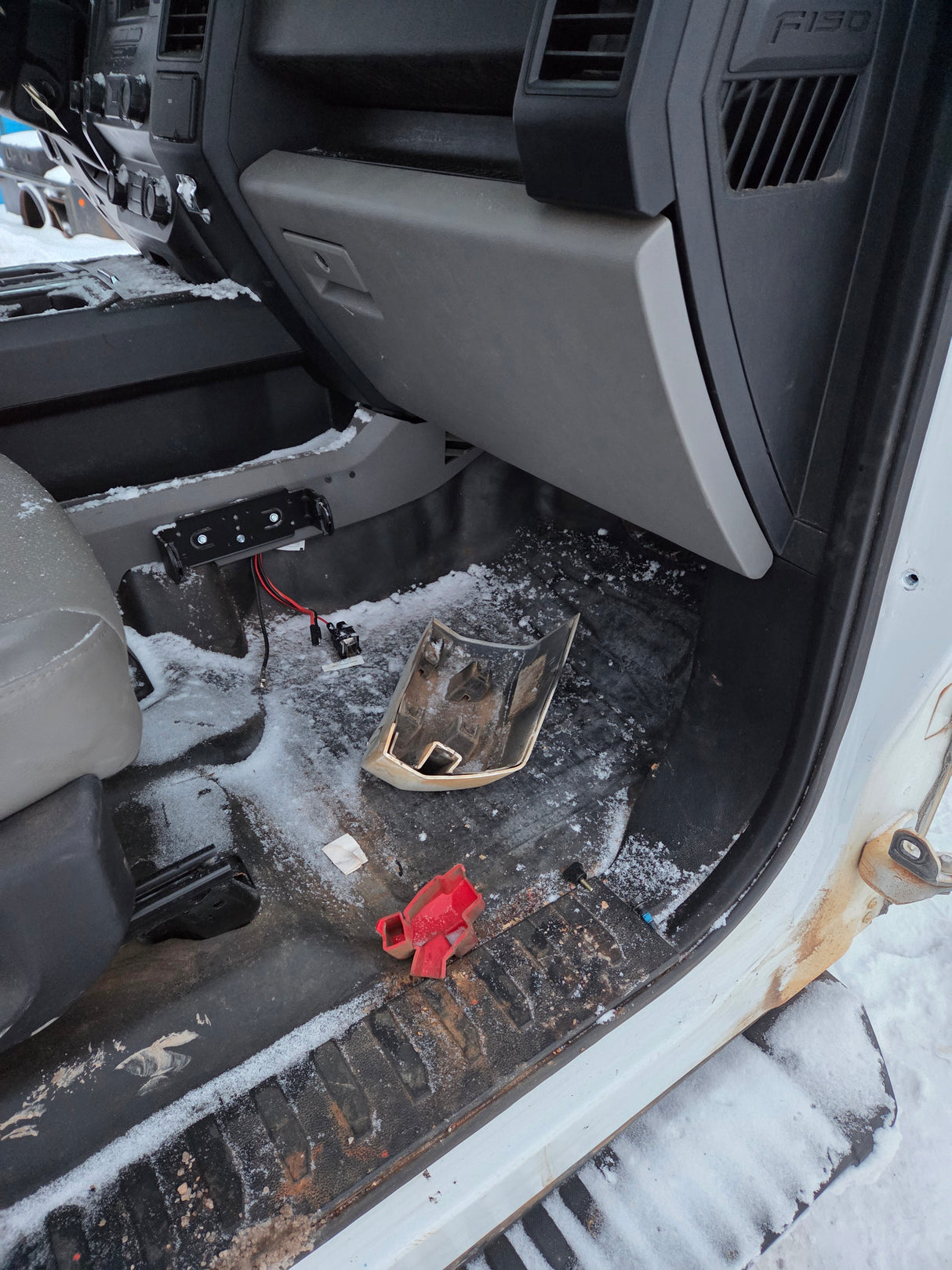 2015-2020 Ford F150 4 Door Extended Super Cab - Oxford White