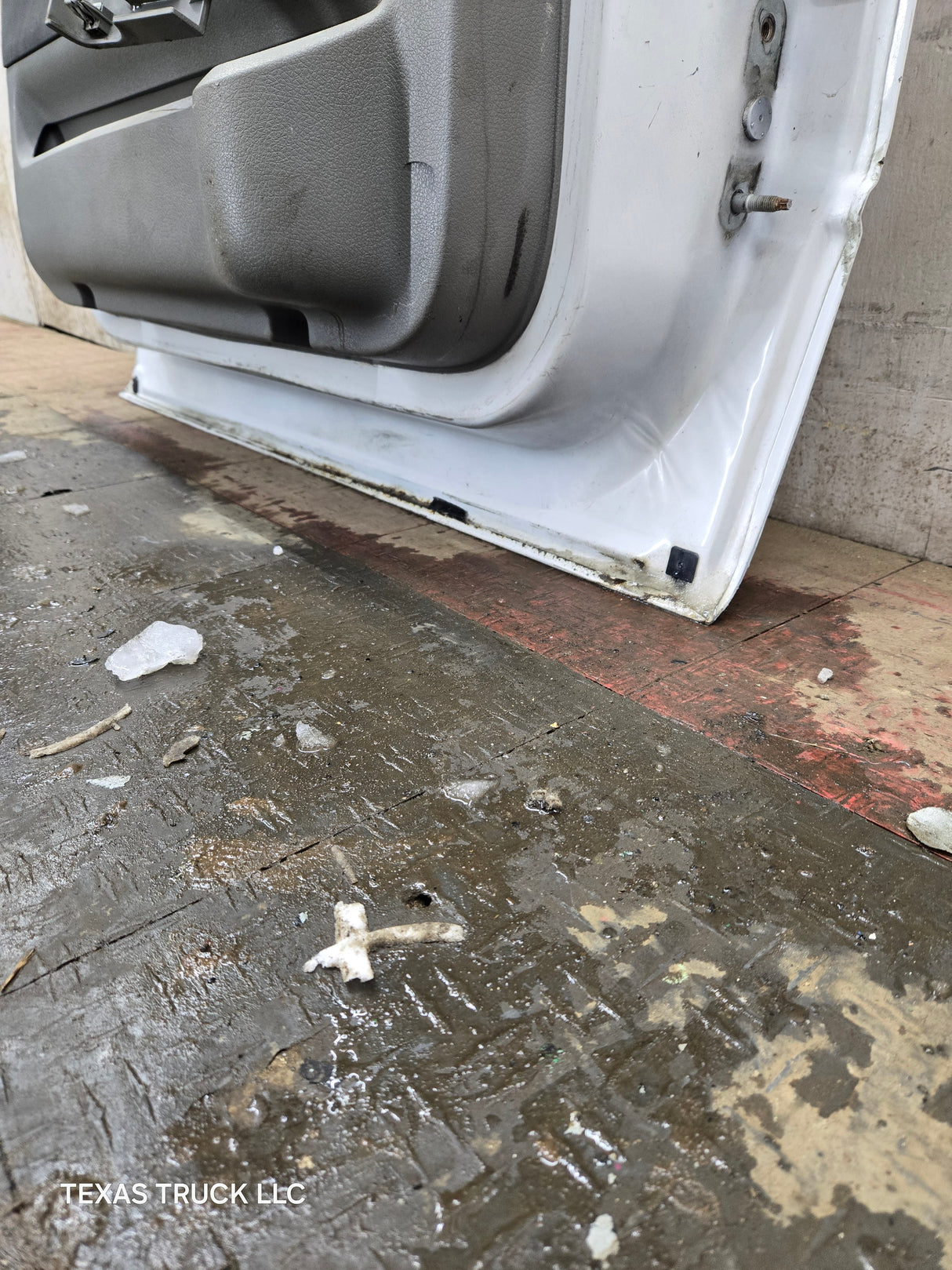 2004-2008 Ford F150 LH Driver Front CREW Cab Door