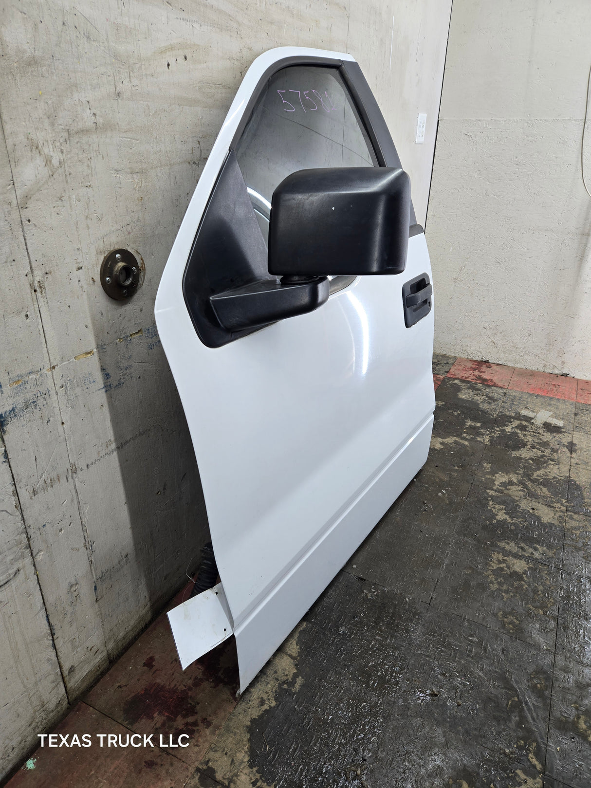 2004-2008 Ford F150 LH Driver Front CREW Cab Door