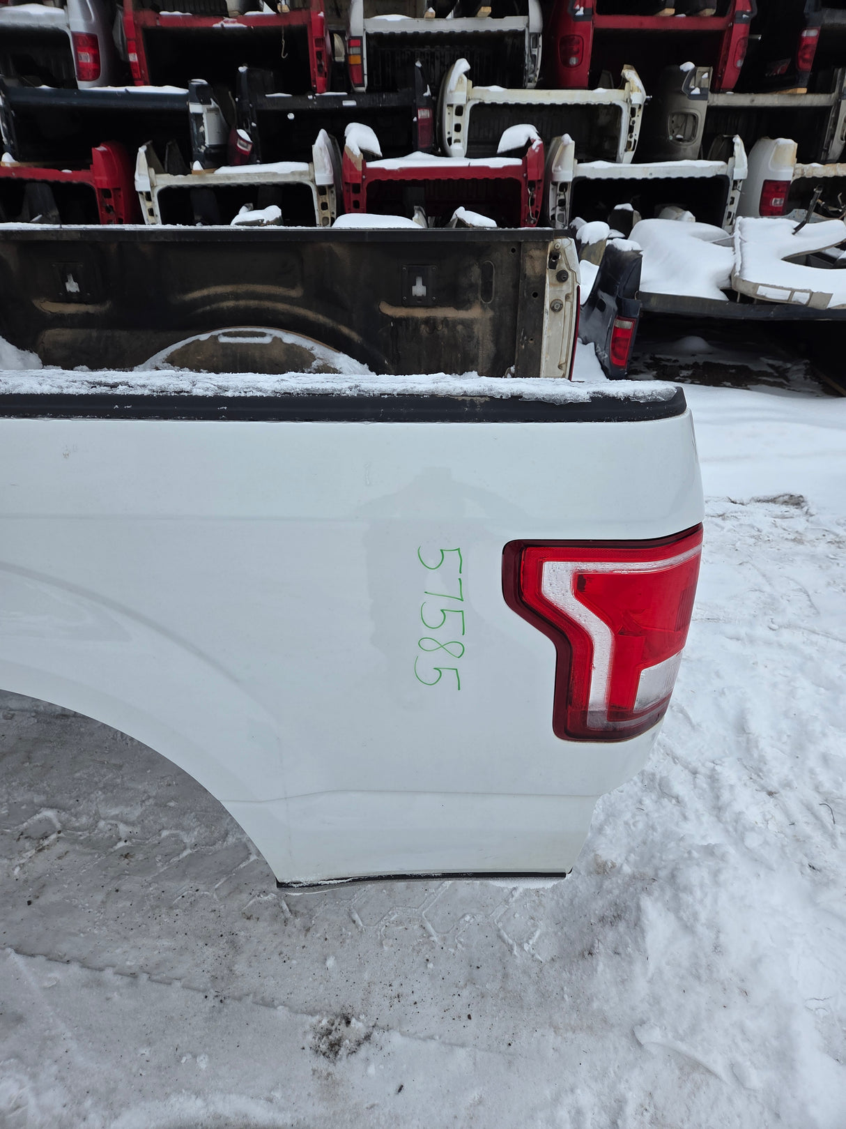 2015-2020 Ford F150 6' 6" Short Bed Without Wheel Lip Molding