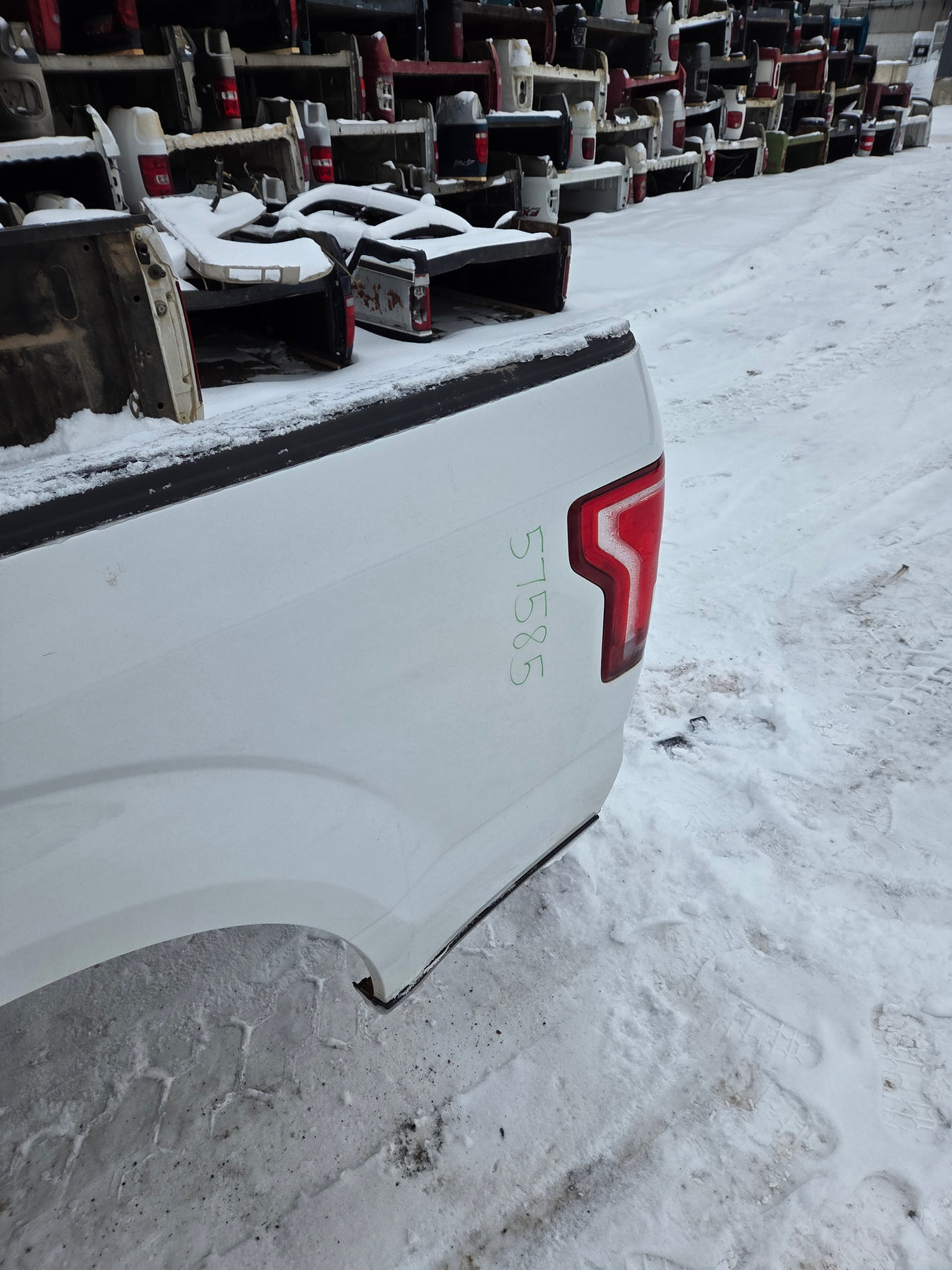 2015-2020 Ford F150 6' 6" Short Bed Without Wheel Lip Molding