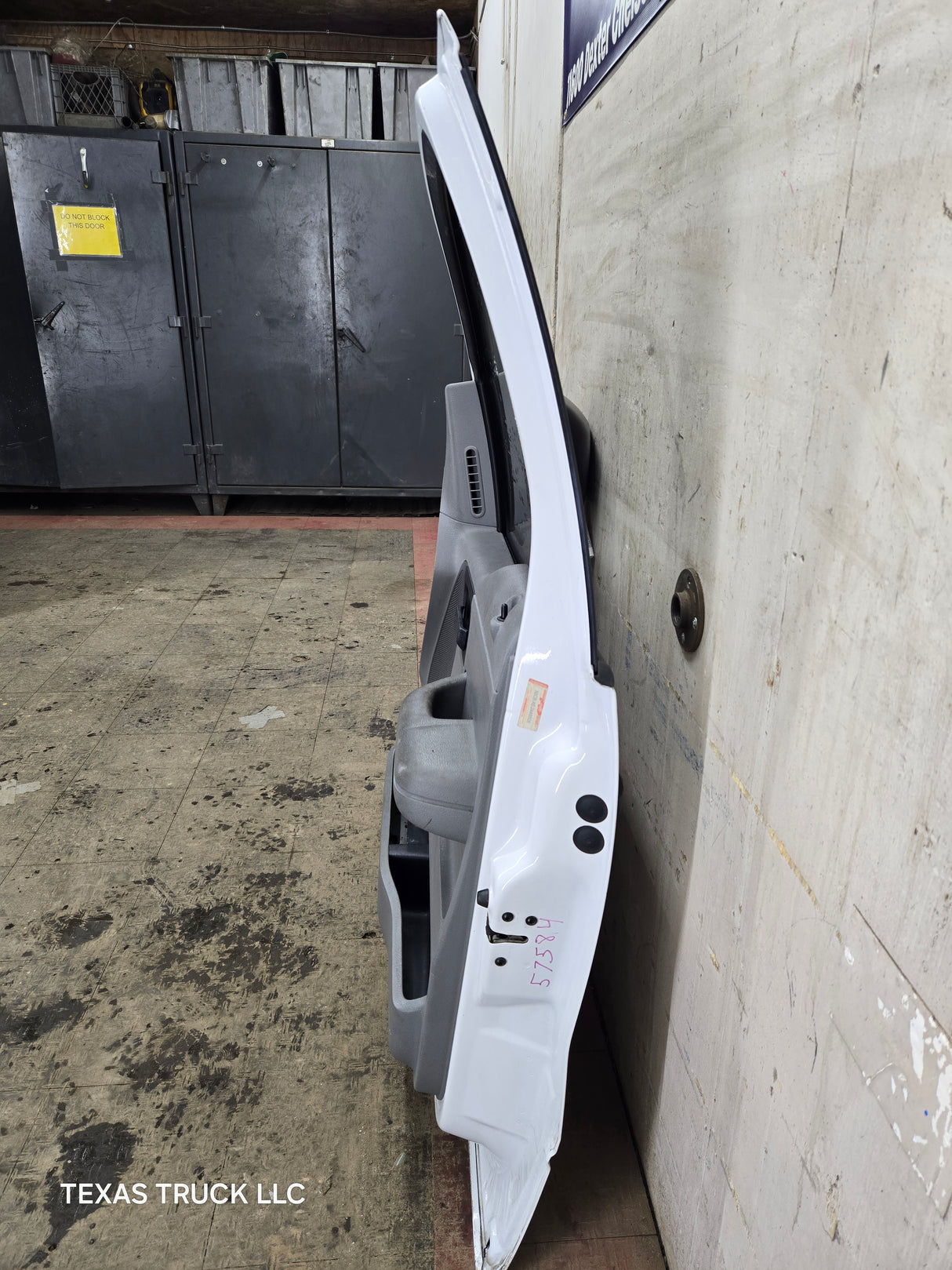 2004-2008 Ford F150 RH Passenger Front CREW Cab Door