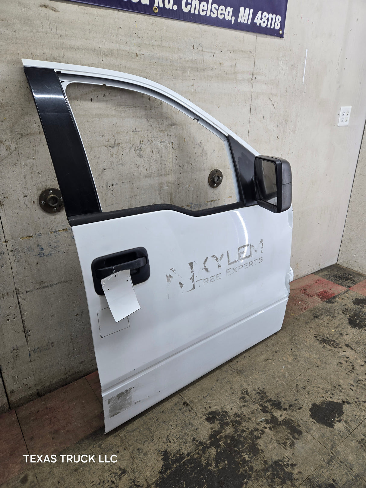 2004-2008 Ford F150 RH Passenger Front CREW Cab Door