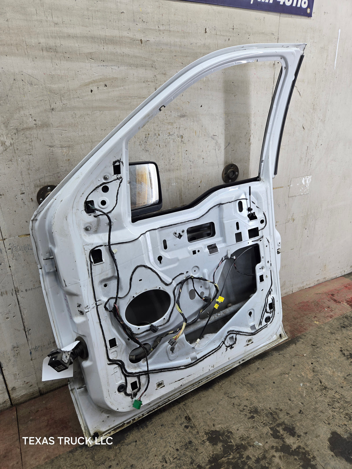 2004-2008 Ford F150 RH Passenger Front CREW Cab Door