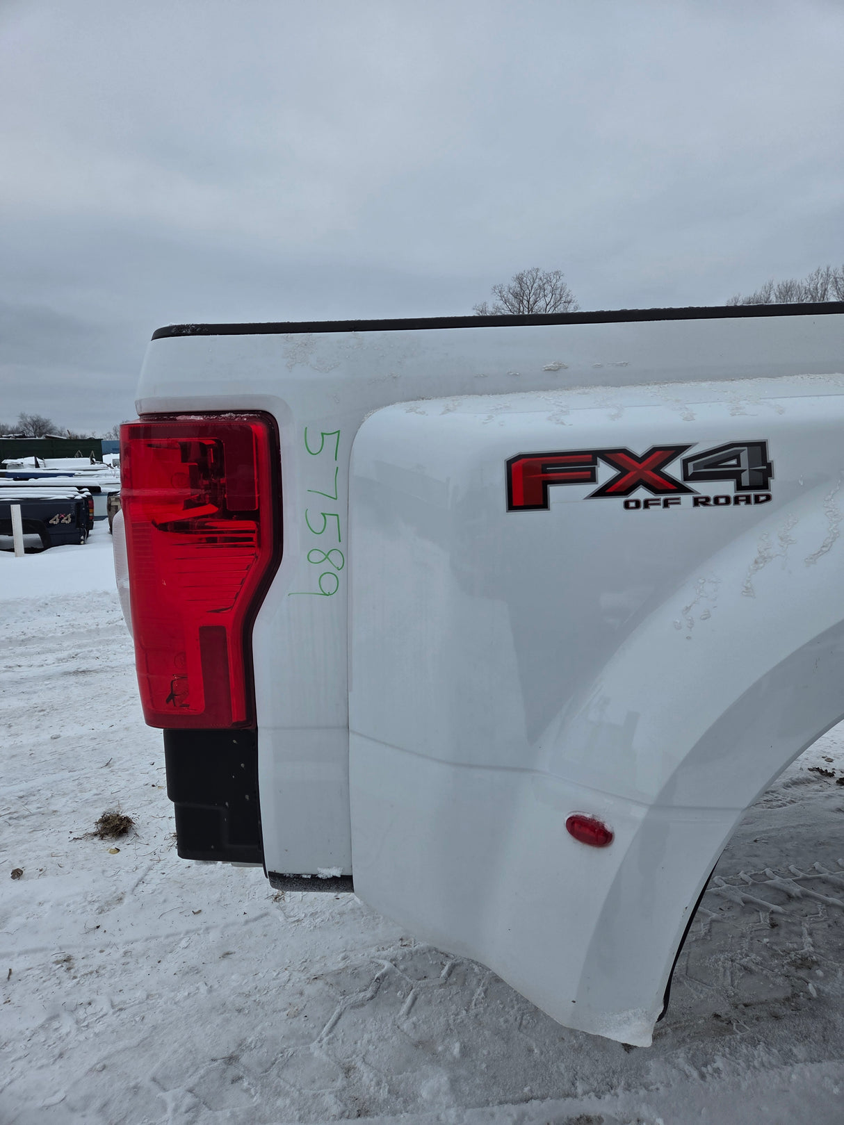 2017-2022 Ford Super Duty F350 F450 F550 8' Dually Bed - Oxford White