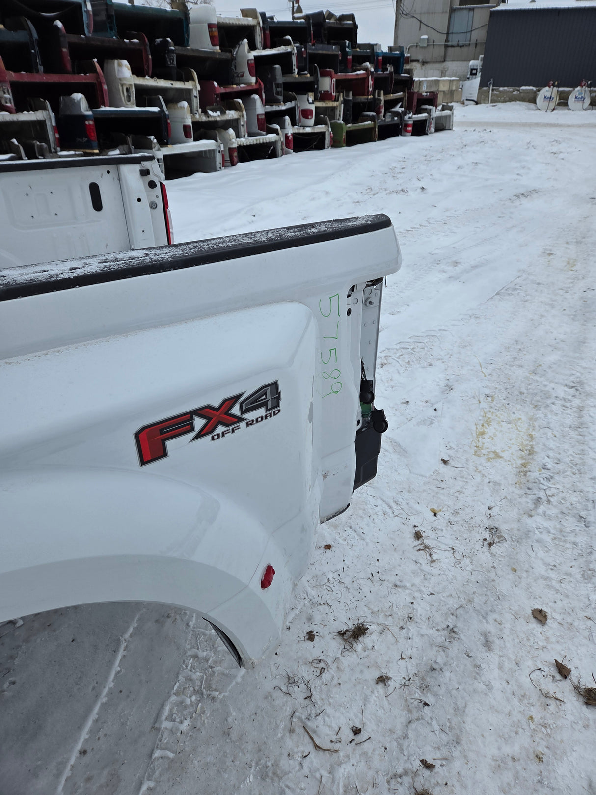 2017-2022 Ford Super Duty F350 F450 F550 8' Dually Bed - Oxford White