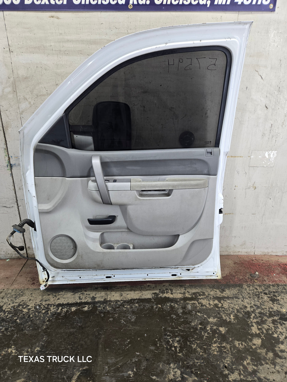 2007-2013 Chevrolet Silverado / GMC Sierra 1500 2500 3500 HD RH Front Passenger Side Door
