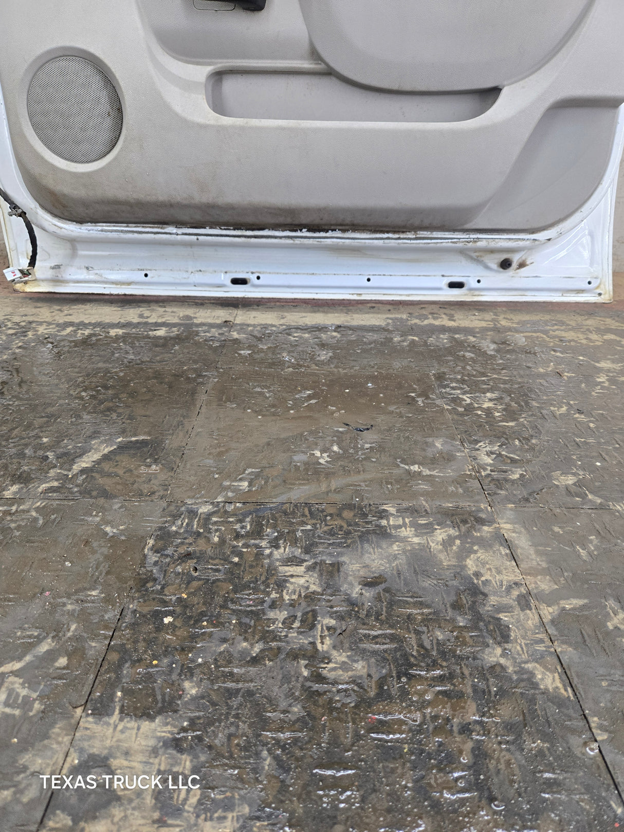 2007-2013 Chevrolet Silverado / GMC Sierra 1500 2500 3500 HD RH Front Passenger Side Door