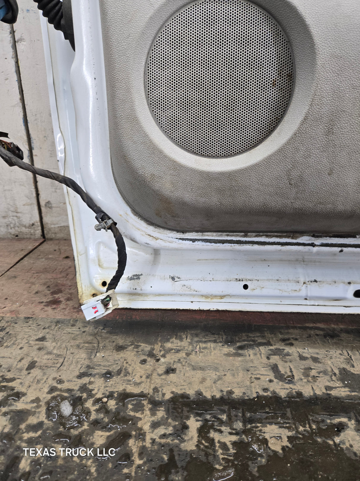 2007-2013 Chevrolet Silverado / GMC Sierra 1500 2500 3500 HD RH Front Passenger Side Door