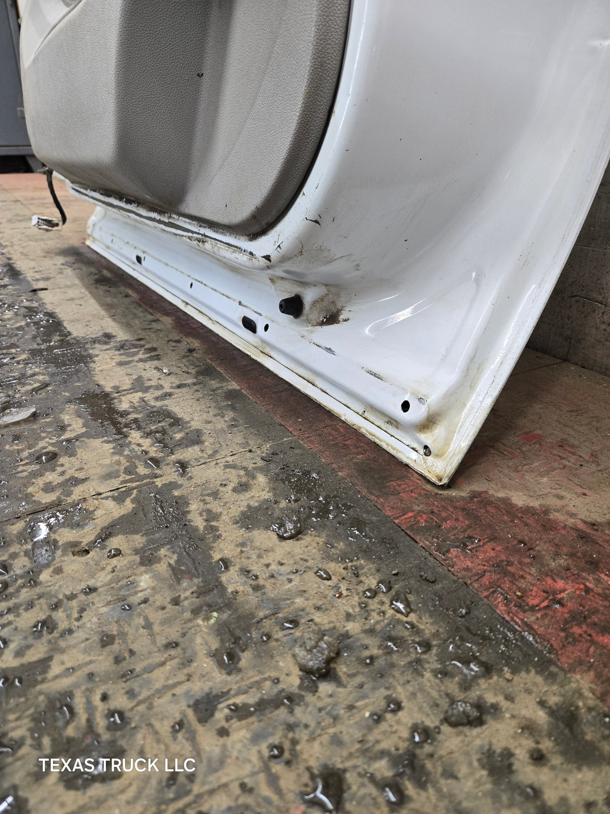 2007-2013 Chevrolet Silverado / GMC Sierra 1500 2500 3500 HD RH Front Passenger Side Door