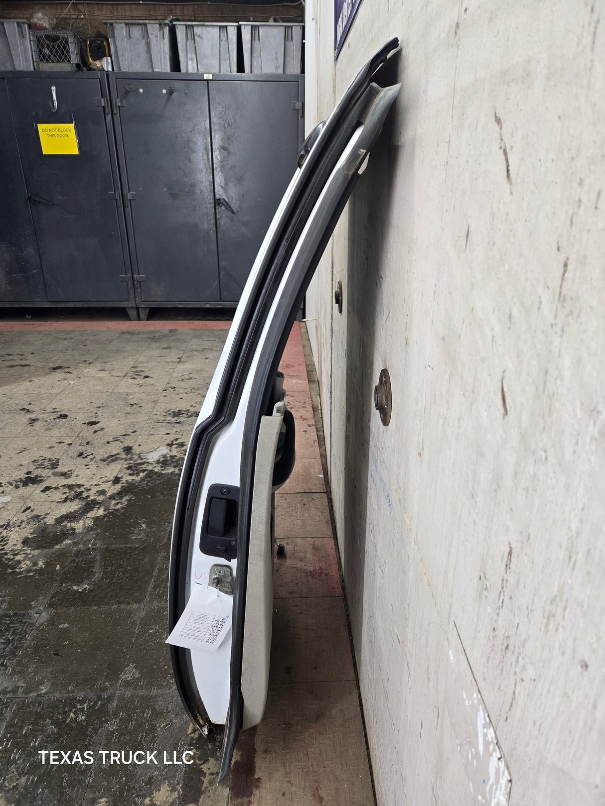 2007-2013 Chevrolet Silverado / GMC Sierra 1500 2500 3500 HD Passenger side Extended Cab RH Rear Door