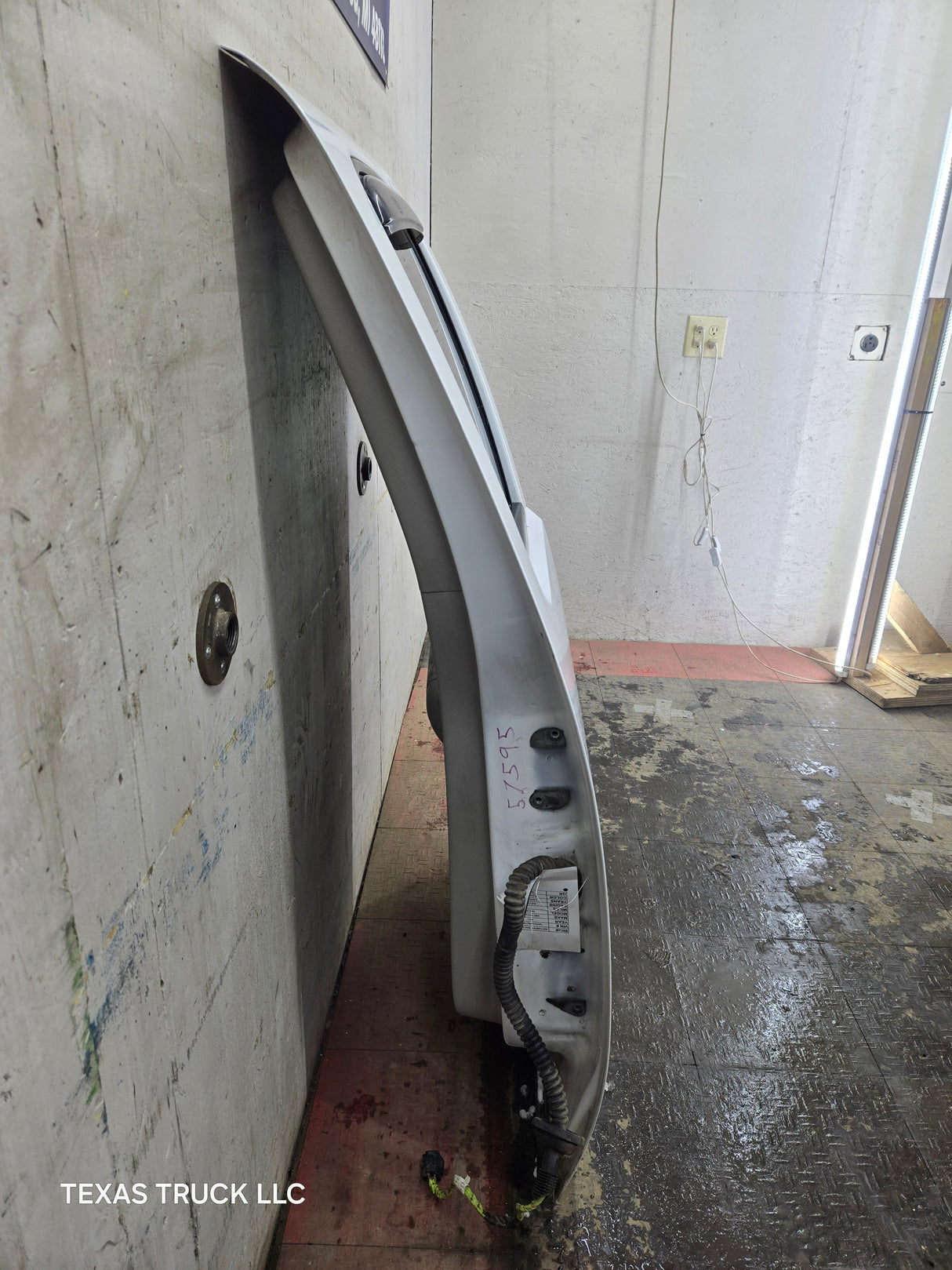 2007-2013 Chevrolet Silverado / GMC Sierra 1500 2500 3500 HD Passenger side Extended Cab RH Rear Door