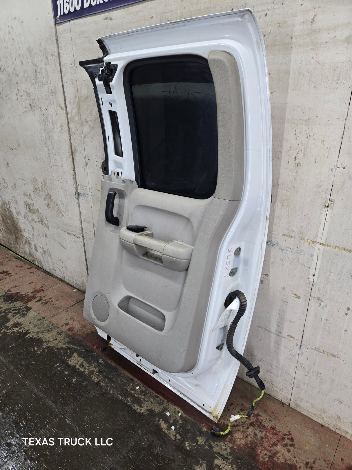 2007-2013 Chevrolet Silverado / GMC Sierra 1500 2500 3500 HD Passenger side Extended Cab RH Rear Door