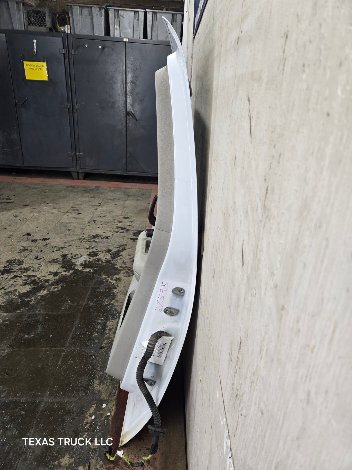 2007-2013 Chevrolet Silverado / GMC Sierra 1500 2500 3500 HD Passenger side Extended Cab RH Rear Door