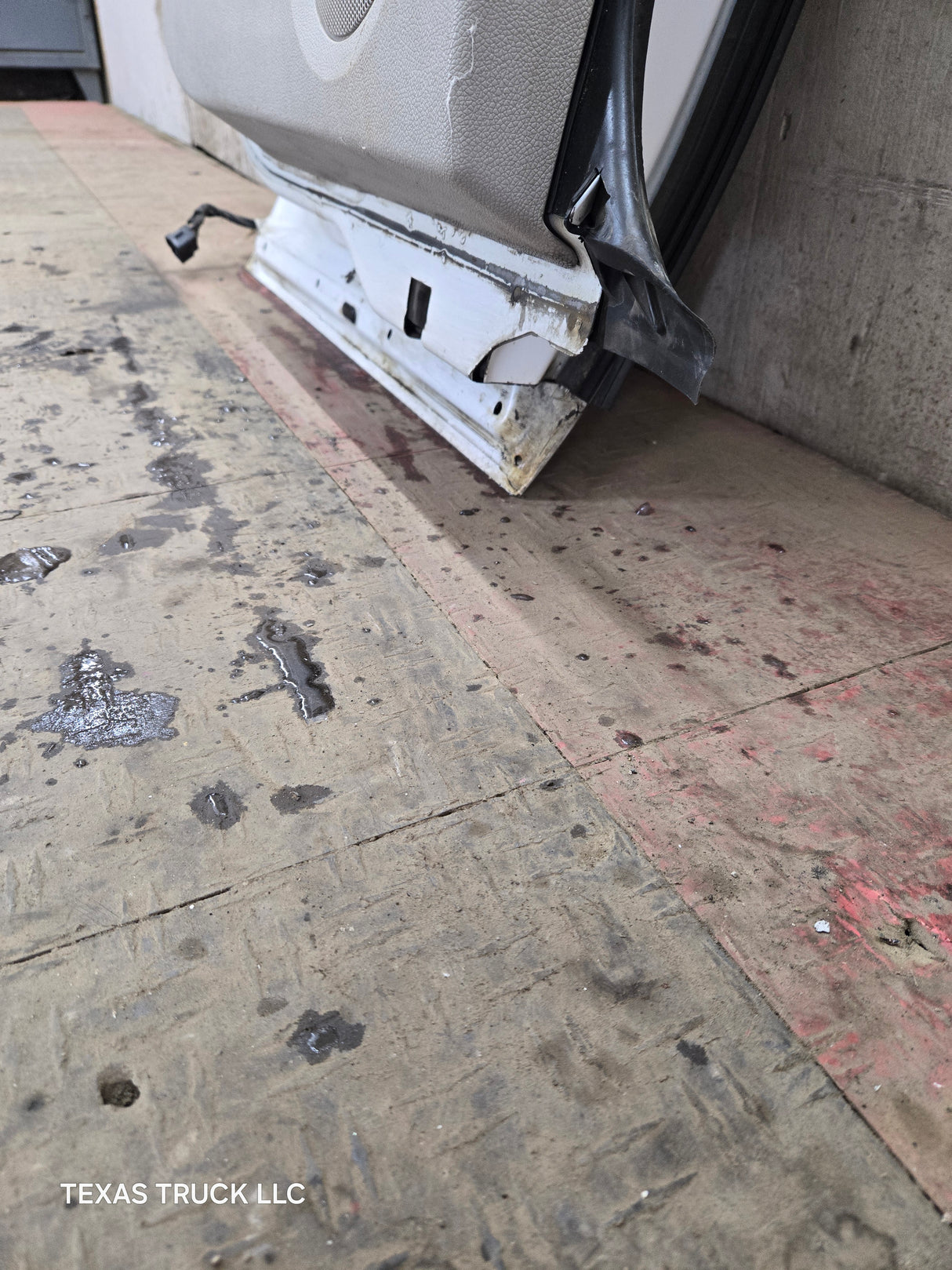 2007-2013 Chevrolet Silverado / GMC Sierra 1500 2500 3500 HD Driver Side Extended Cab LH Rear Door