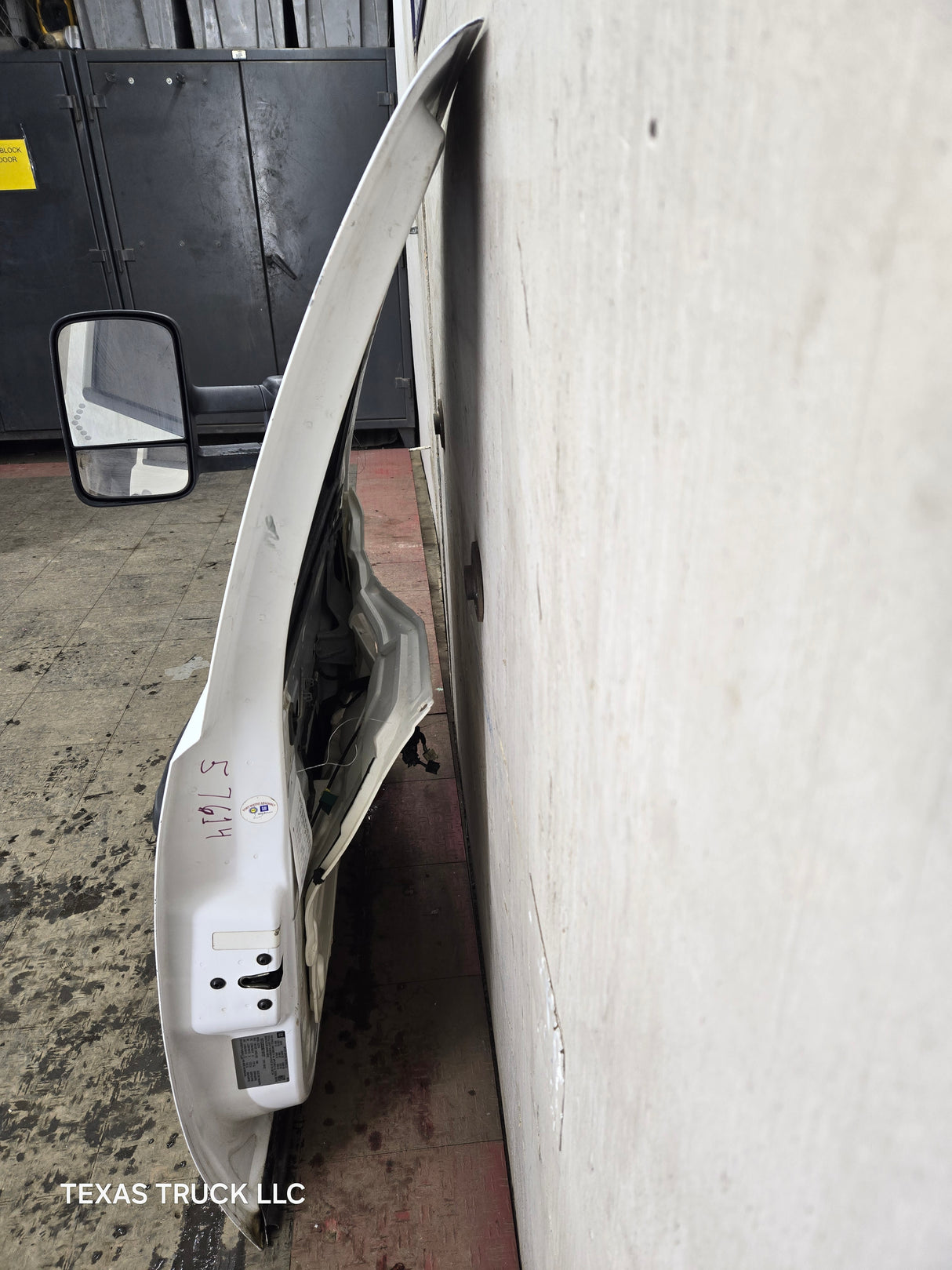 2007-2013 Chevrolet Silverado / GMC Sierra 1500 2500 3500 HD LH Front Driver Side Door