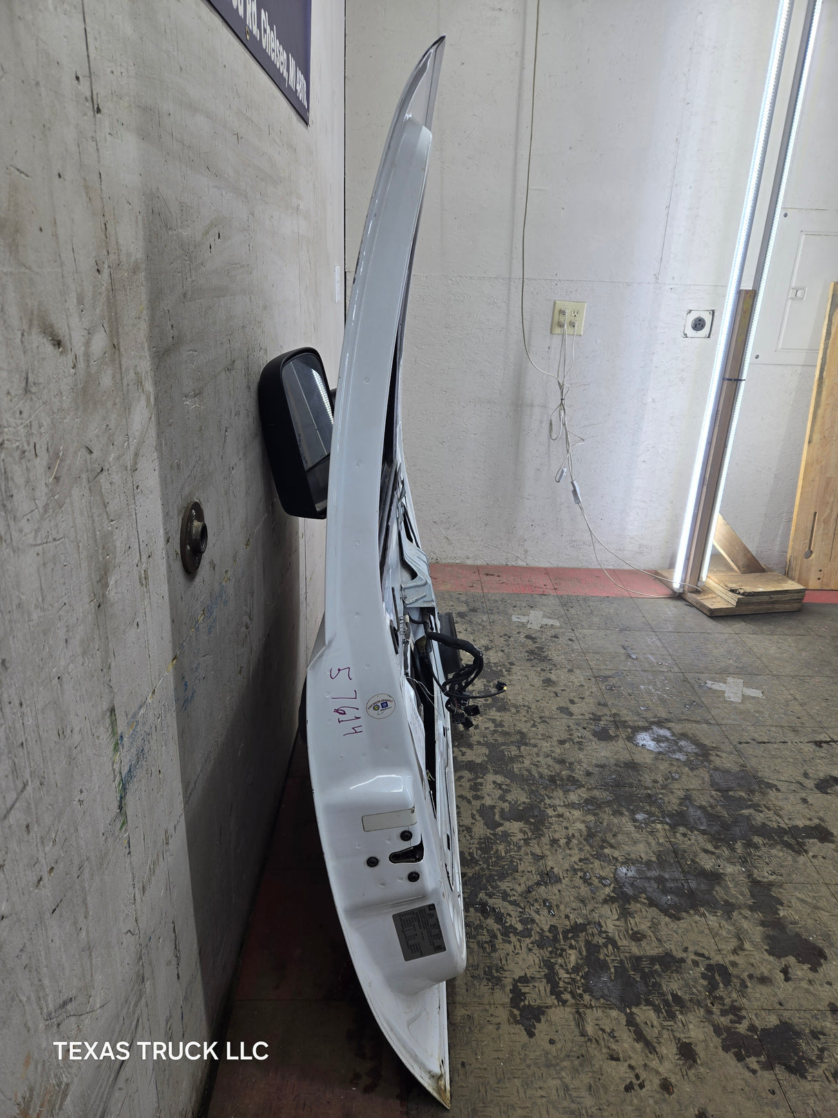 2007-2013 Chevrolet Silverado / GMC Sierra 1500 2500 3500 HD LH Front Driver Side Door