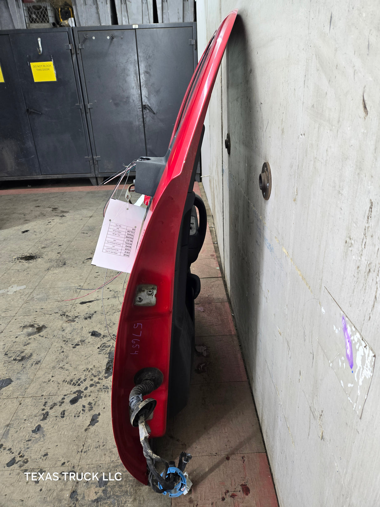 2007-2013 Chevrolet Silverado / GMC Sierra 1500 2500 3500 HD RH Front Passenger Side Door