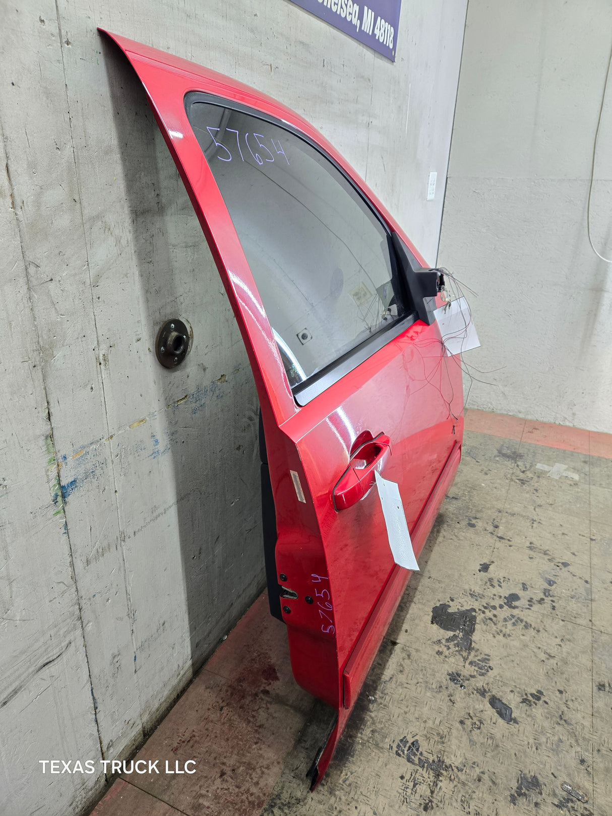 2007-2013 Chevrolet Silverado / GMC Sierra 1500 2500 3500 HD RH Front Passenger Side Door