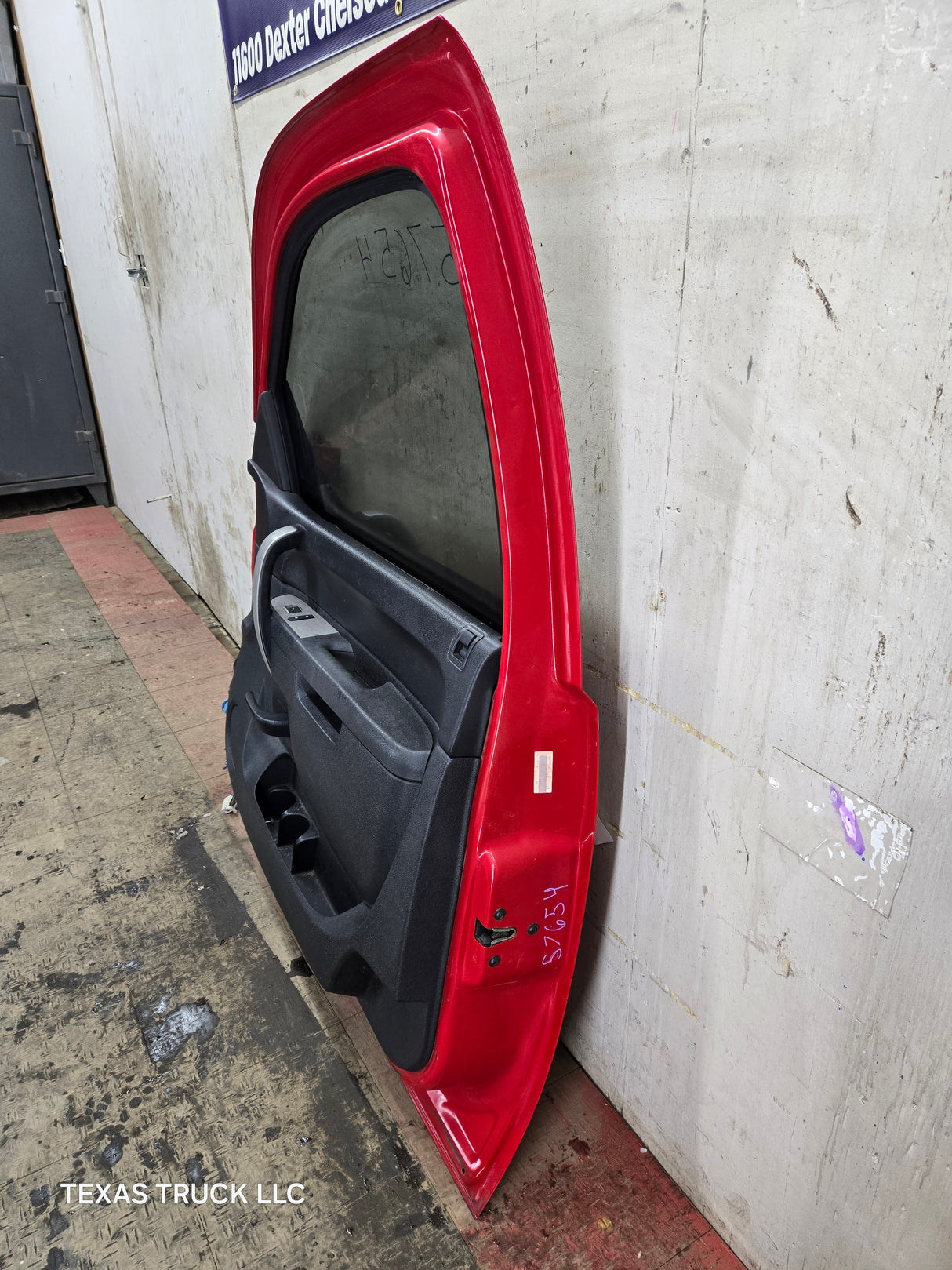 2007-2013 Chevrolet Silverado / GMC Sierra 1500 2500 3500 HD RH Front Passenger Side Door