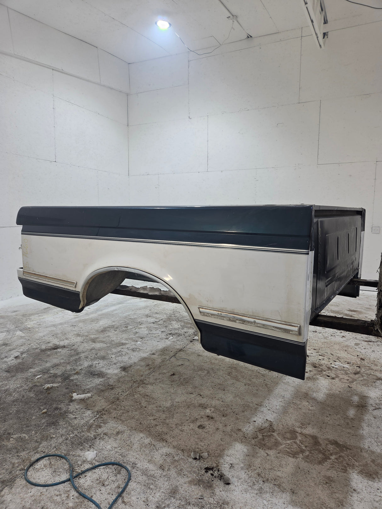 1987-1997 Ford F150 F250 F350 OBS 6' 9" Short Truck Bed