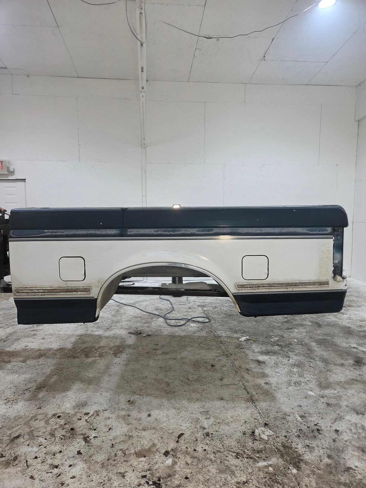 1987-1997 Ford F150 F250 F350 OBS 6' 9" Short Truck Bed