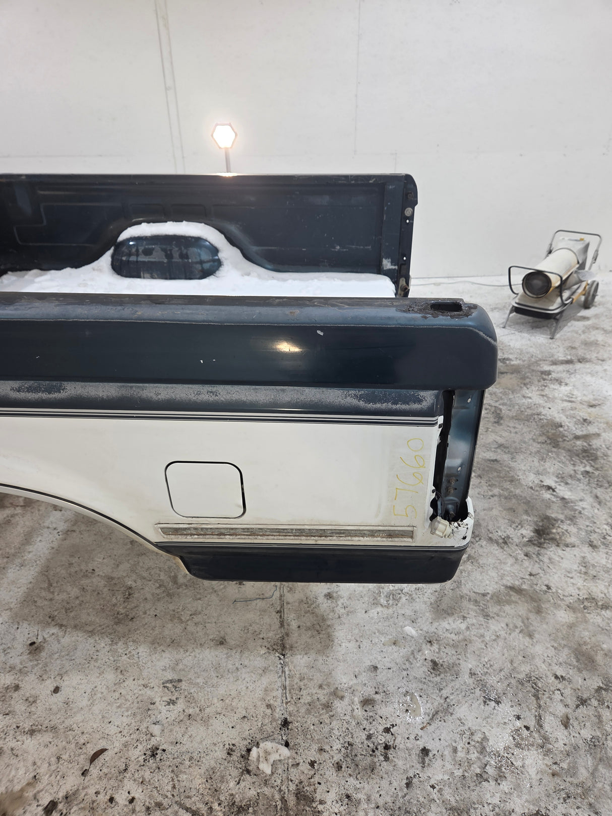 1987-1997 Ford F150 F250 F350 OBS 6' 9" Short Truck Bed