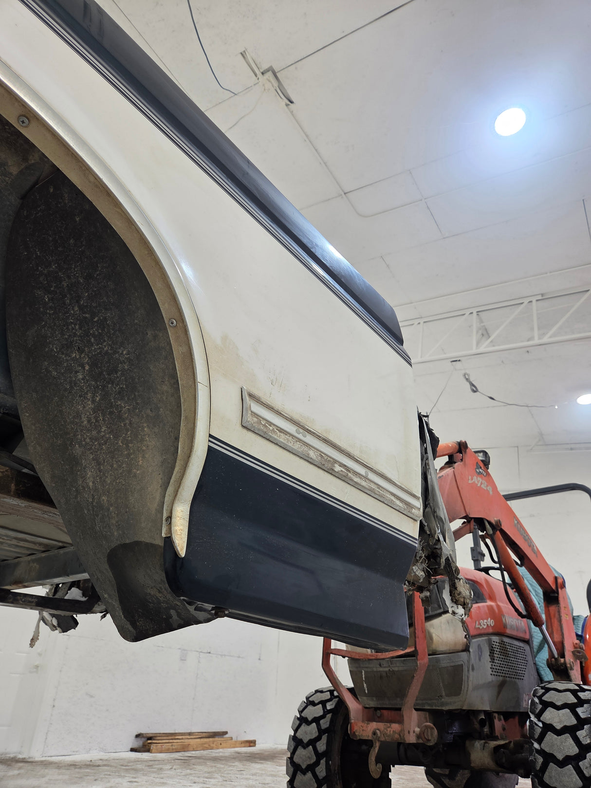 1987-1997 Ford F150 F250 F350 OBS 6' 9" Short Truck Bed