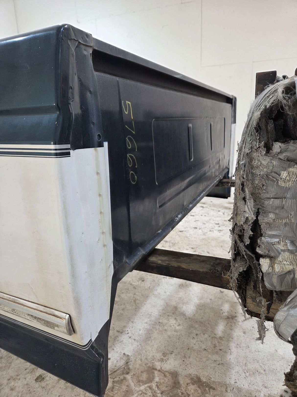 1987-1997 Ford F150 F250 F350 OBS 6' 9" Short Truck Bed