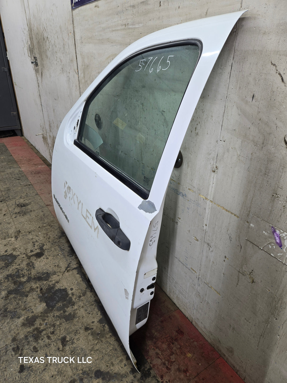 2007-2013 Chevrolet Silverado / GMC Sierra 1500 2500 3500 HD LH Front Driver Side Door