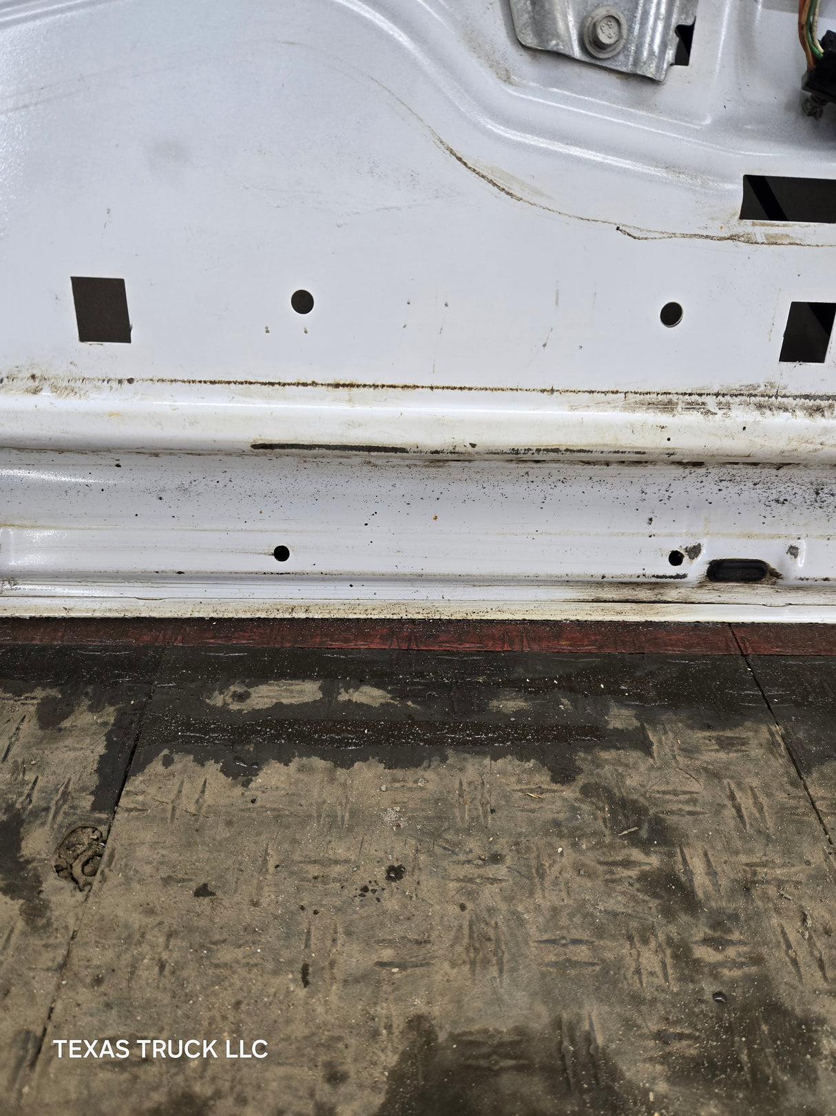 2007-2013 Chevrolet Silverado / GMC Sierra 1500 2500 3500 HD LH Front Driver Side Door