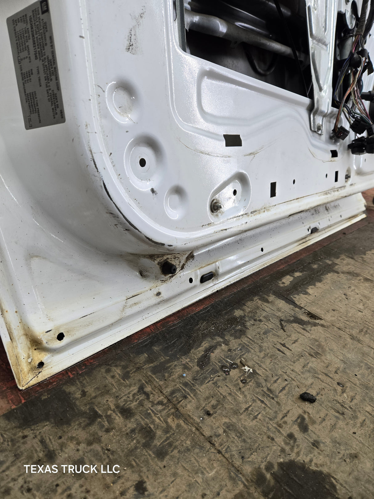 2007-2013 Chevrolet Silverado / GMC Sierra 1500 2500 3500 HD LH Front Driver Side Door