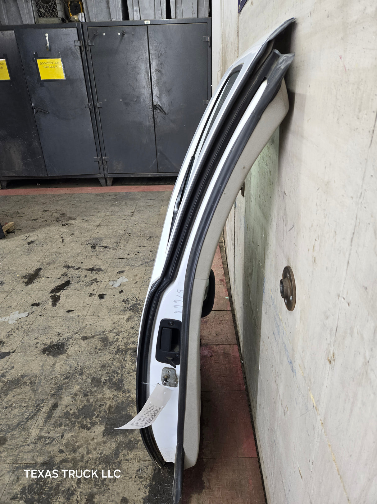 2007-2013 Chevrolet Silverado / GMC Sierra 1500 2500 3500 HD Passenger side Extended Cab RH Rear Door