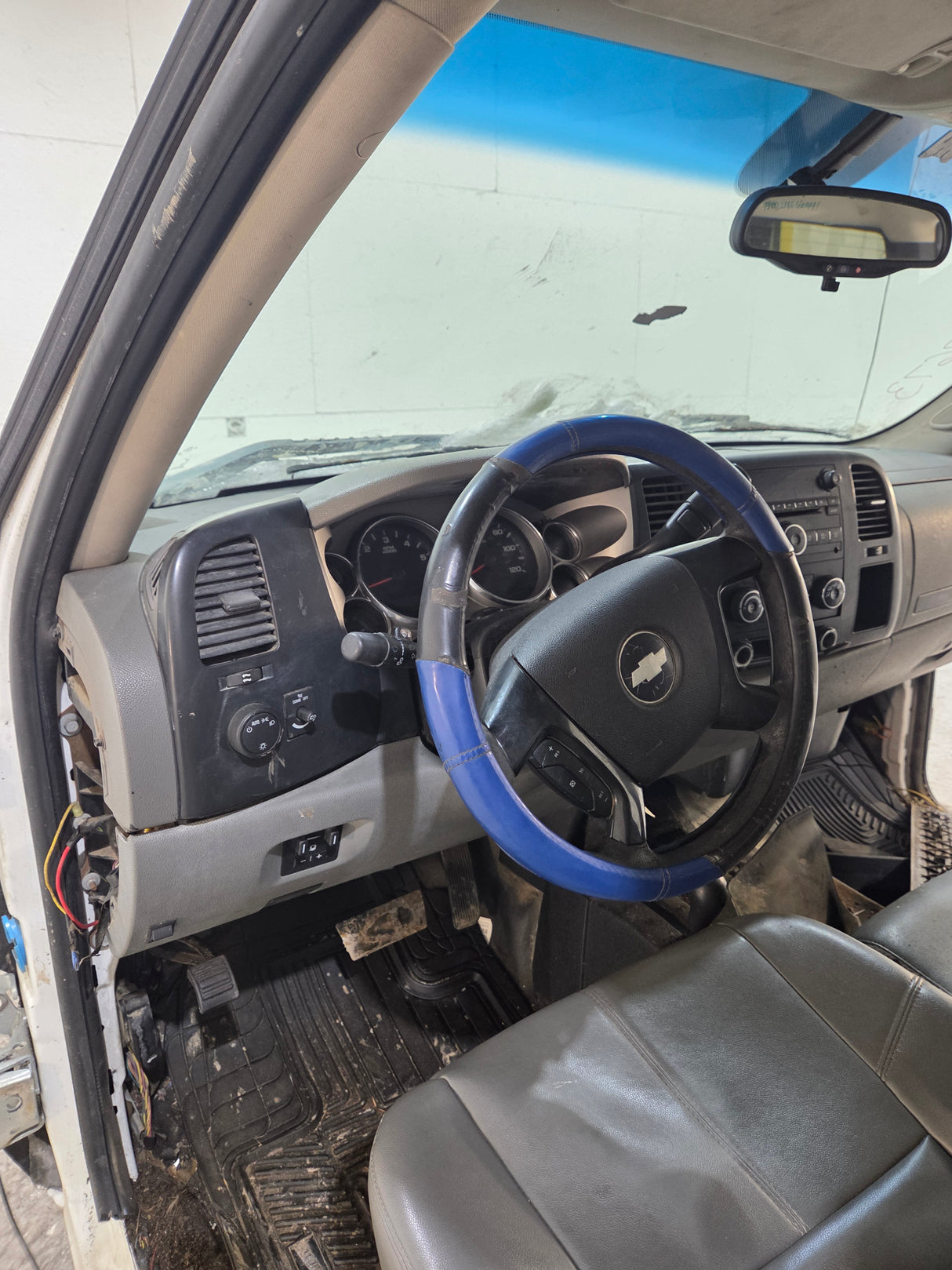 2007-2013 Chevrolet Silverado / GMC Sierra 1500 2500 3500 HD Extended Cab